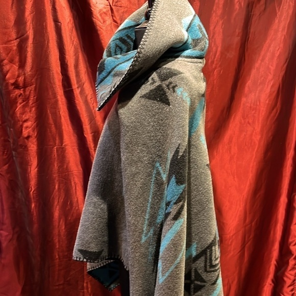 NWT dressy western wool poncho sweater reversable southwestern one size - Picture 4 of 7
